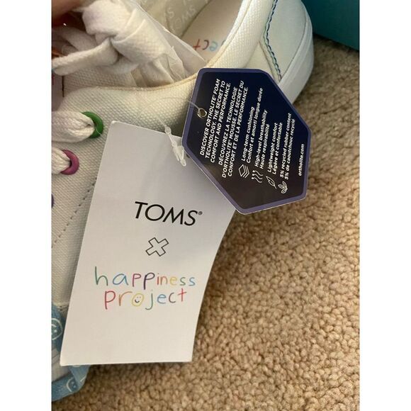 *NWT* TOMS x Happiness Project Men’s White Rainbow Sneakers - Picture 7 of 12